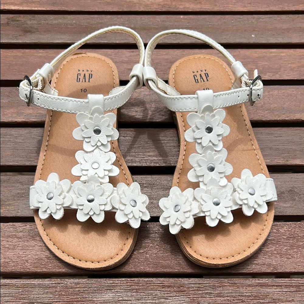 Baby GAP Girls White Floral Sandals size 10 like NEW